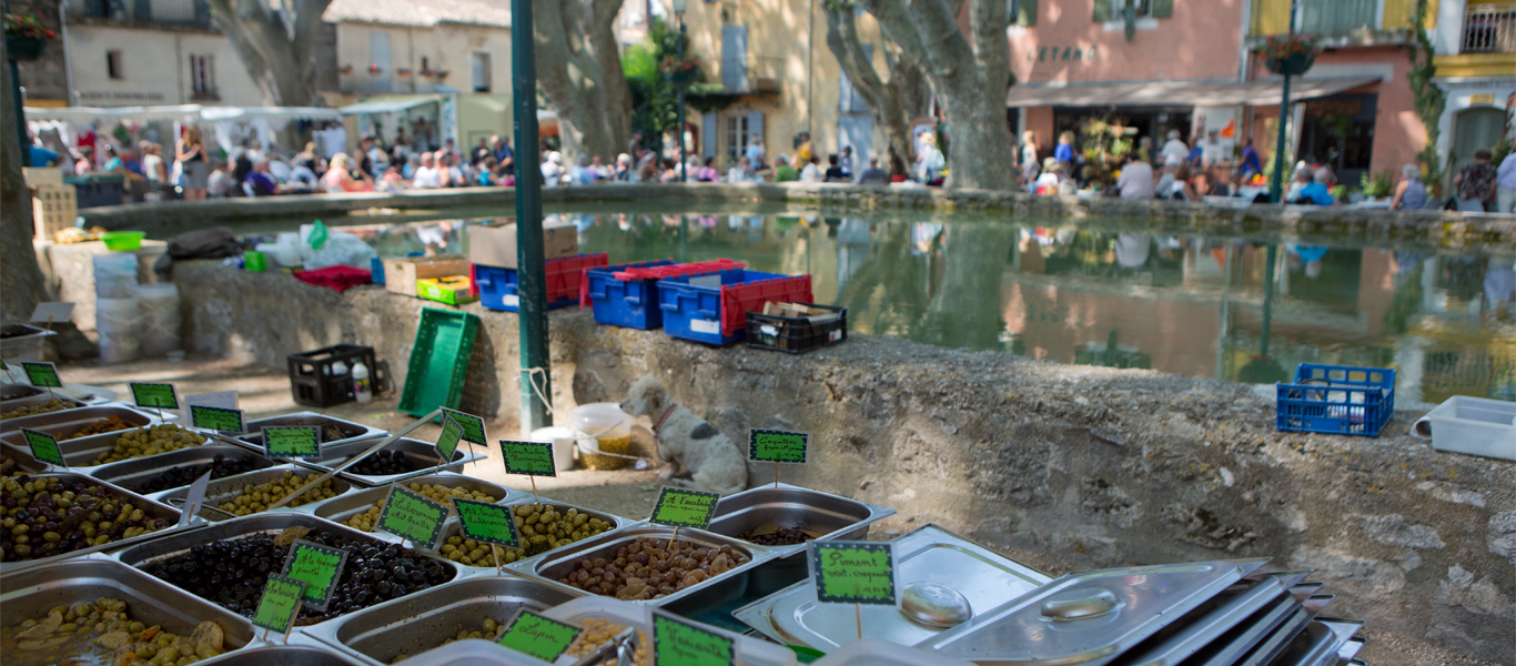 Markt am le Etang in Cucuron